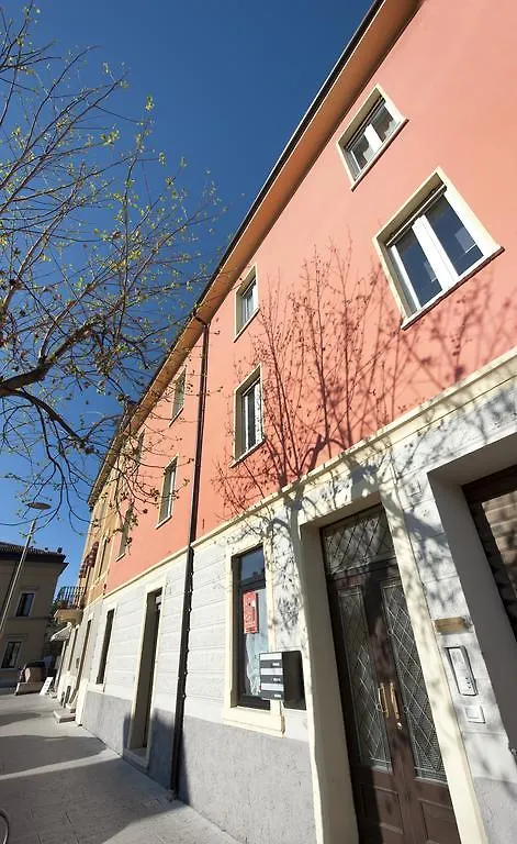 Bed & Breakfast Le Suites - di fronte Ospedale Sacro Cuore Negrar