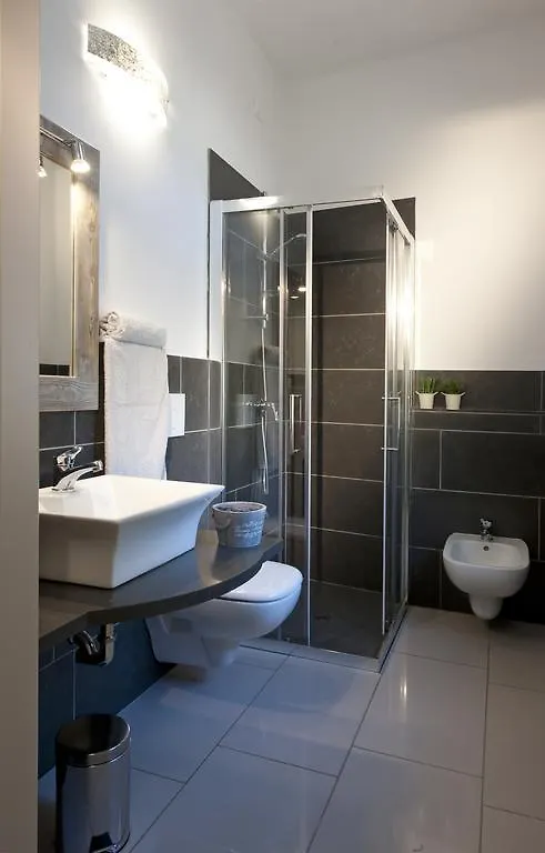 Le Suites - di fronte Ospedale Sacro Cuore Negrar 0*,
