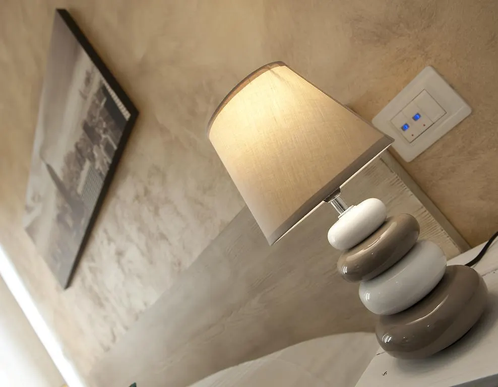 Le Suites - di fronte Ospedale Sacro Cuore Negrar 0*,  Italia