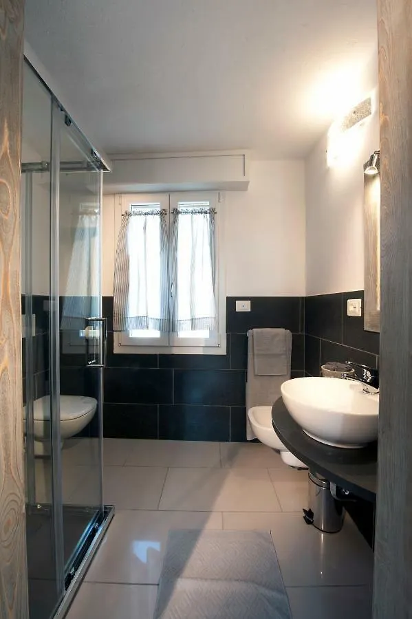 Le Suites - di fronte Ospedale Sacro Cuore Negrar Bed & Breakfast