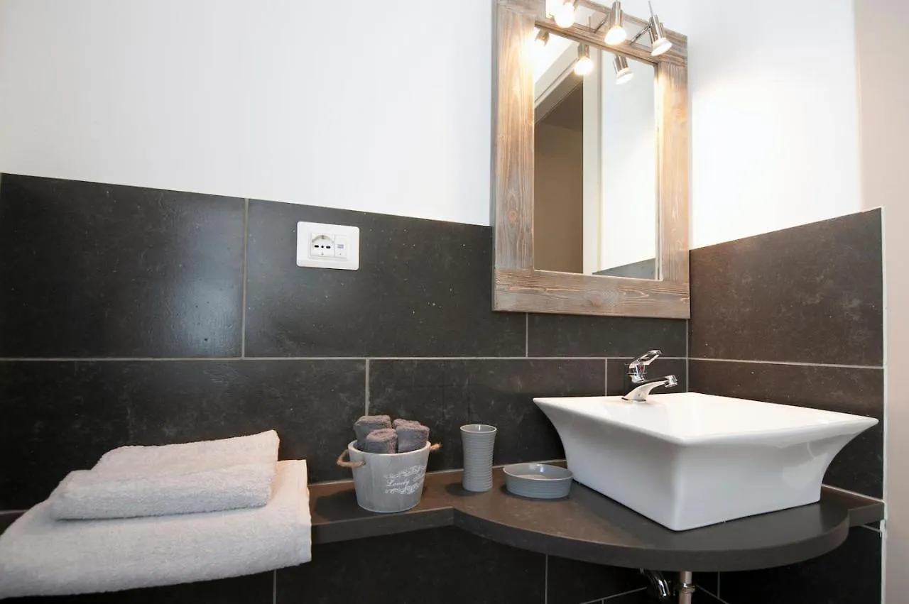 Le Suites - di fronte Ospedale Sacro Cuore Negrar Bed & Breakfast